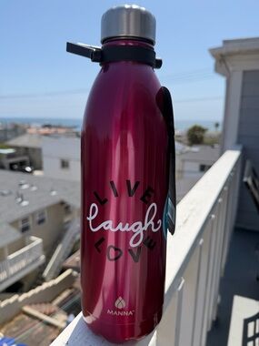 50 oz. MANNA jumbo Vogue”Live Laugh Love”Water Bottle W/ Easy Carry Handle NWT